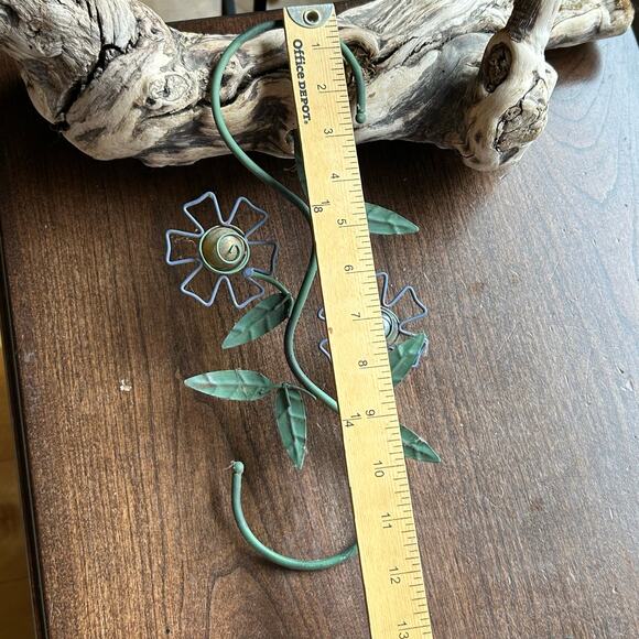 Vintage green metal flower floral wall hook with two flower design - Picture 6 of 6